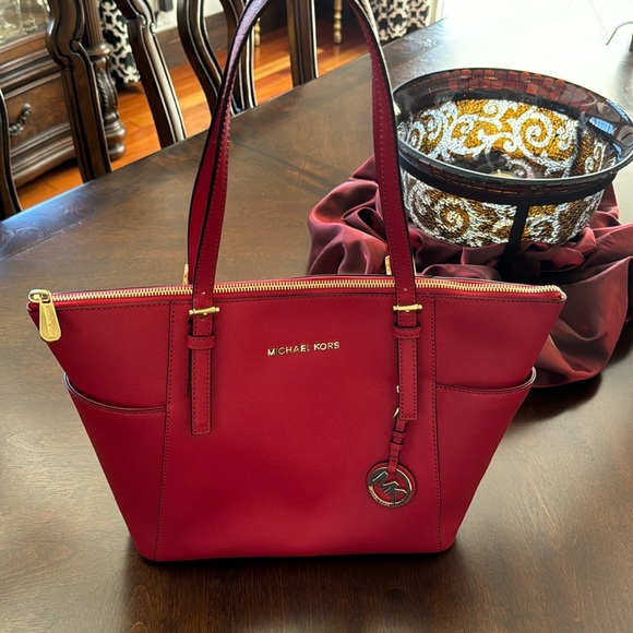 Jet Set Travel Tote by Michael Kors - Picture 1 of 3